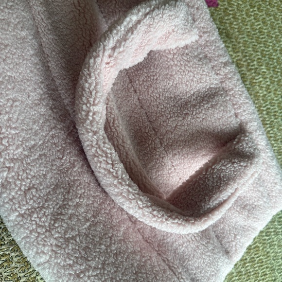 Victoria's Secret Pink Sherpa Tote - Picture 4 of 5